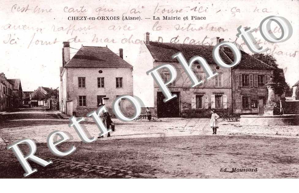La mairie et place