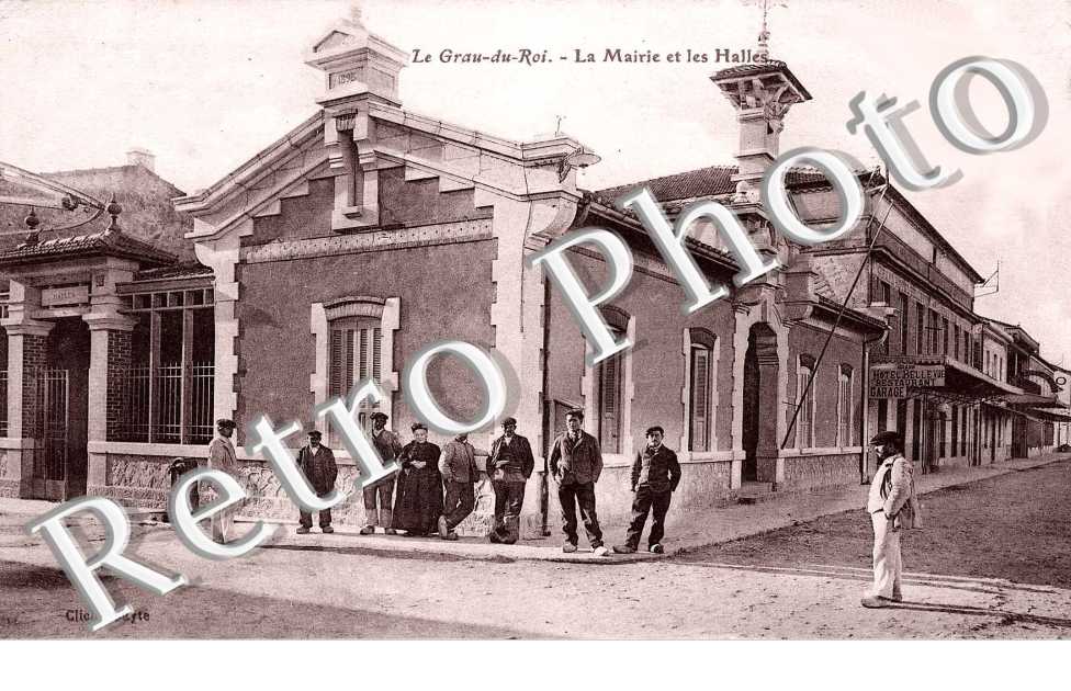 la Mairie et les halles