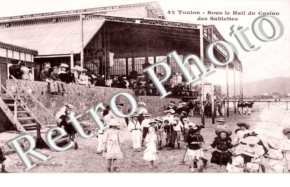 Sous le Hall du Casino de Sablettes les Bains