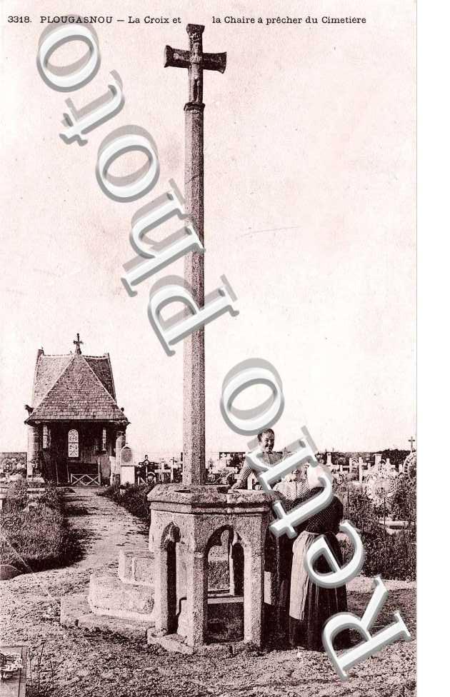 la Croix et la chaire a precher du cimetiere