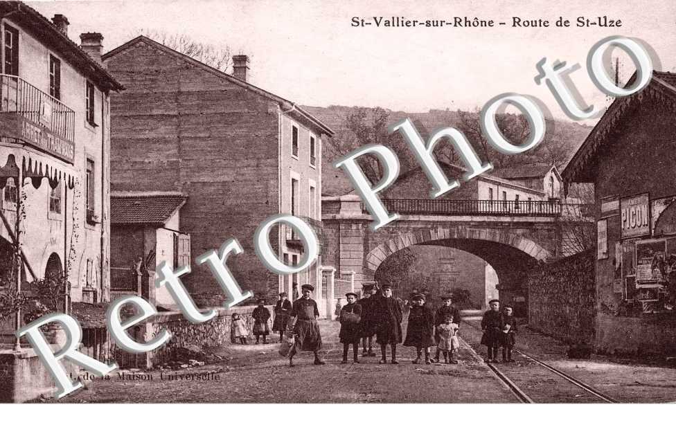 St-Vallier-sur-Rhone - route de St-Uze