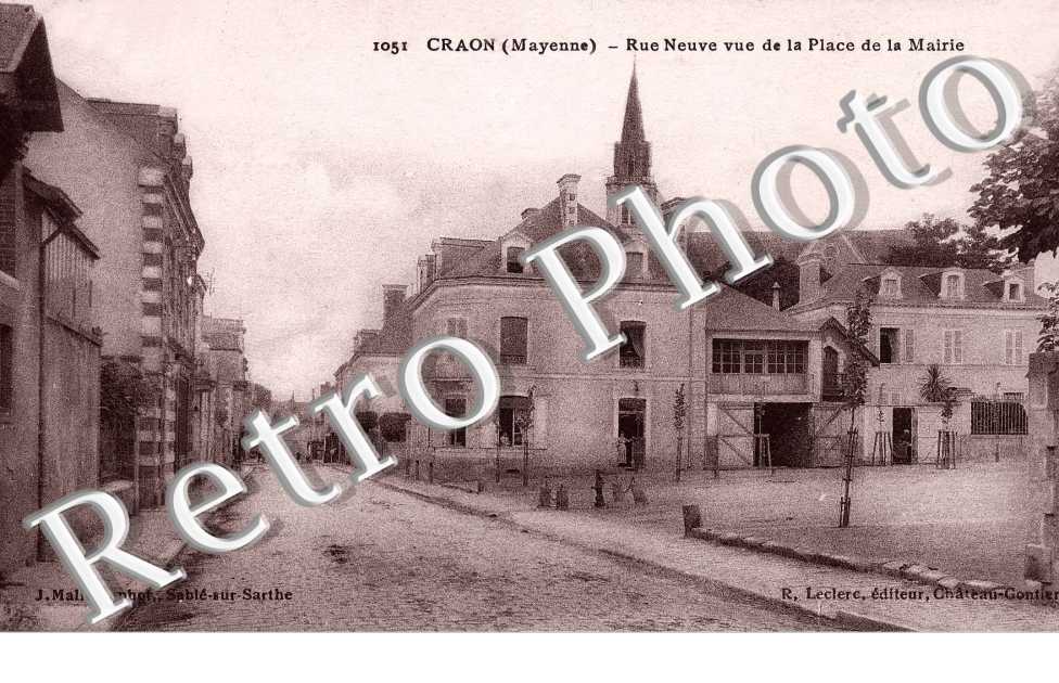 RUE NEUVE vue de la  PLACE de la  MAIRIE