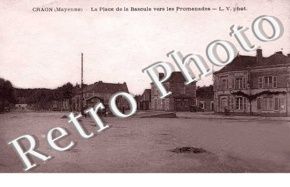 LA PLACE DE LA BASCULE VERS LES PROMENADES