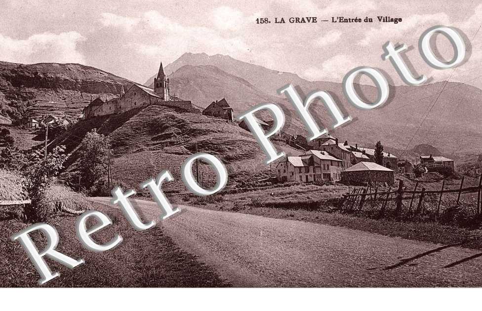 L ENTREE DU VILLAGE