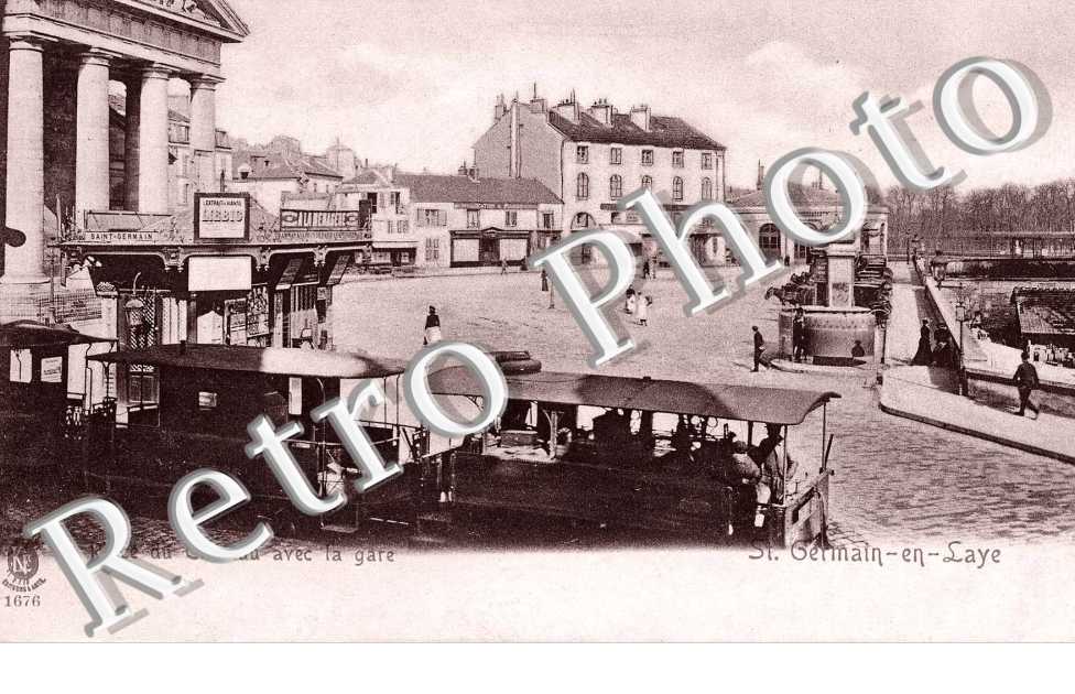 place du chateau avec la gare