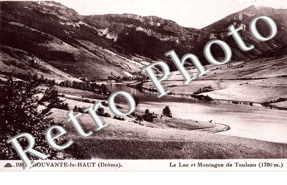 Le lac et montagne de Touleau