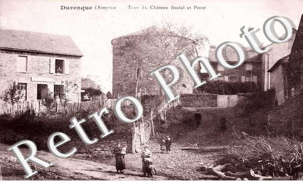 Tour du chateau et poste