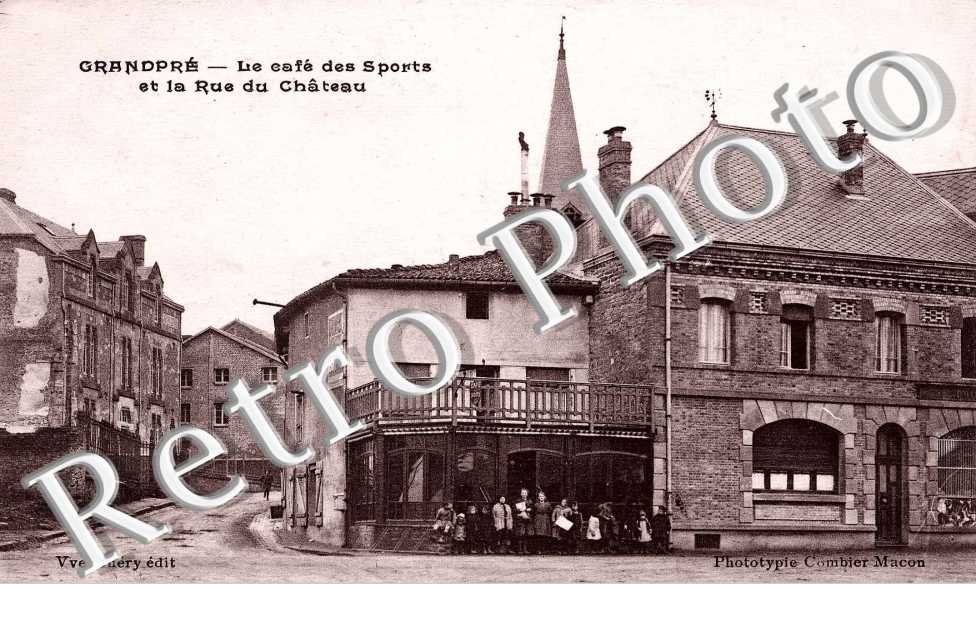 le cafe des sports et la rue du Chateau