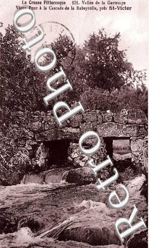 Vieux pont de la cascade