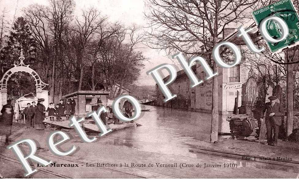 Les bateliers a la route de Verneuil - crue janvier 1910