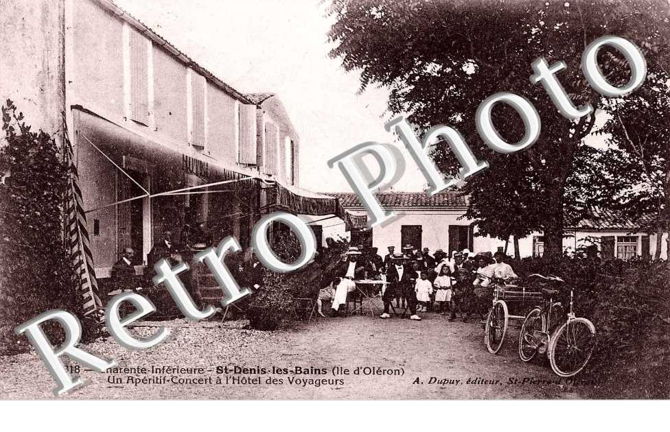 Saint-Denis-les-Bains, un aperitif concert a l&#039;hotel des voyageurs
