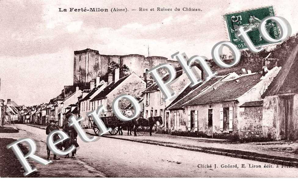 Rue et Ruines du Chateau