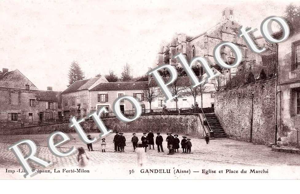 Eglise et place du marche