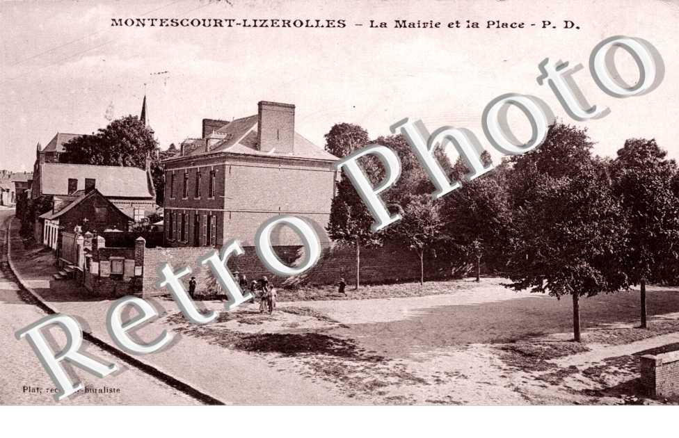 La mairie et la place