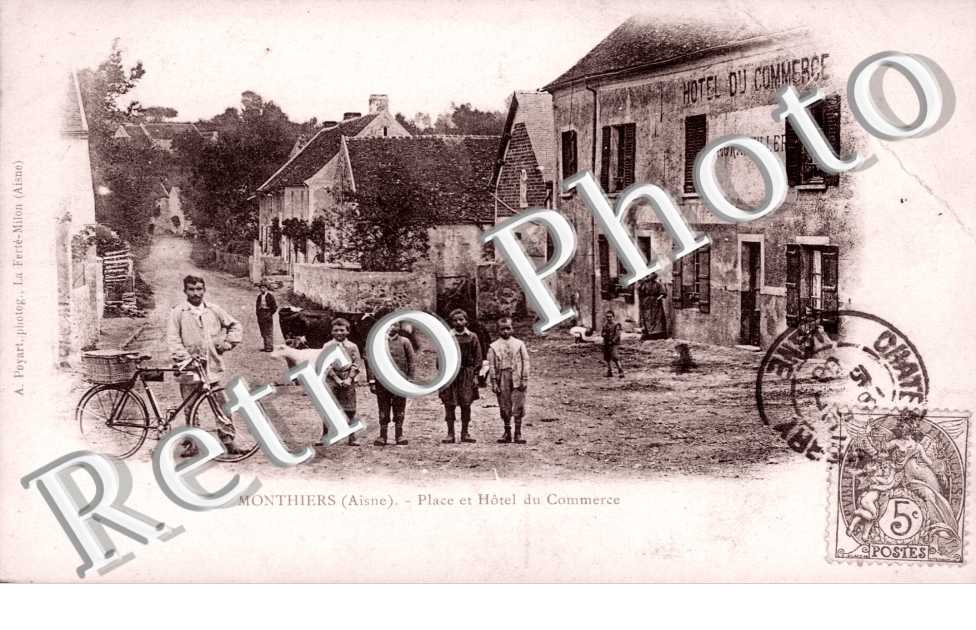 Place et hotel du commerce