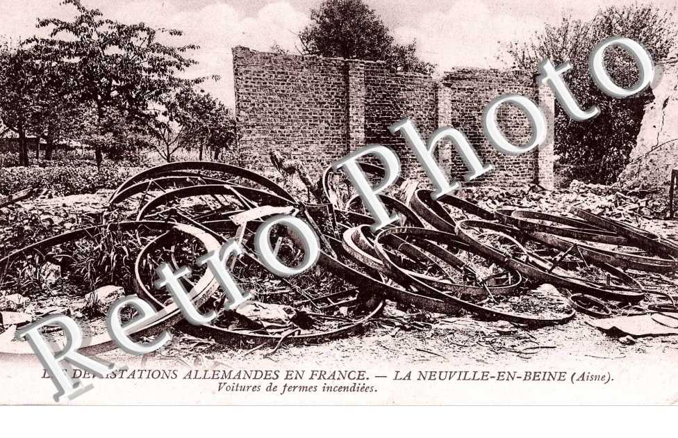 Voitures et fermes incendiees