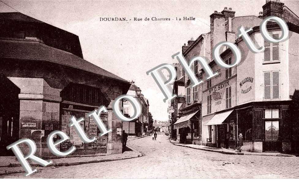 Rue de Chartres La halle.