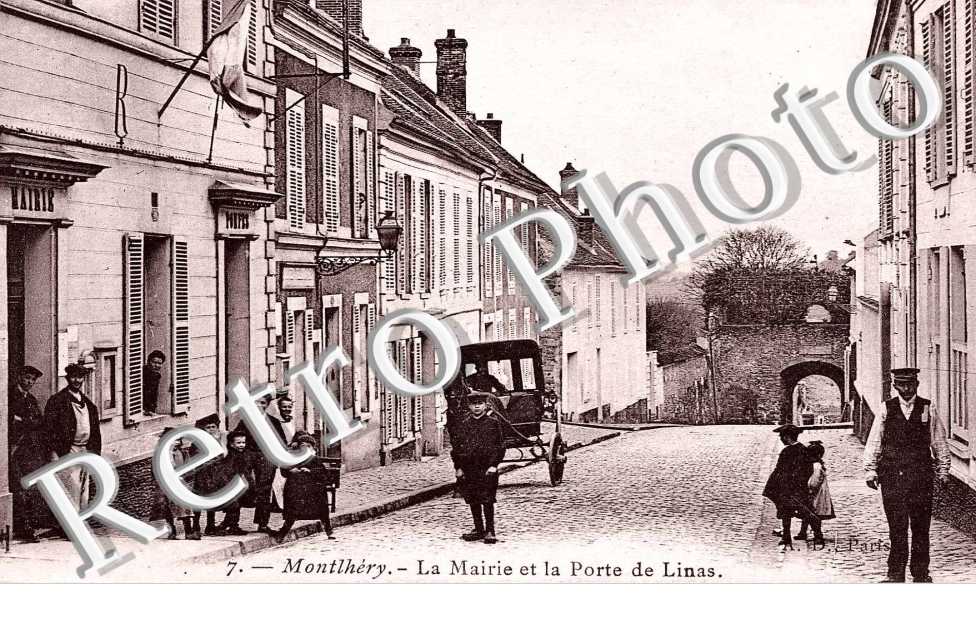 La Mairie et la Porte de Linas