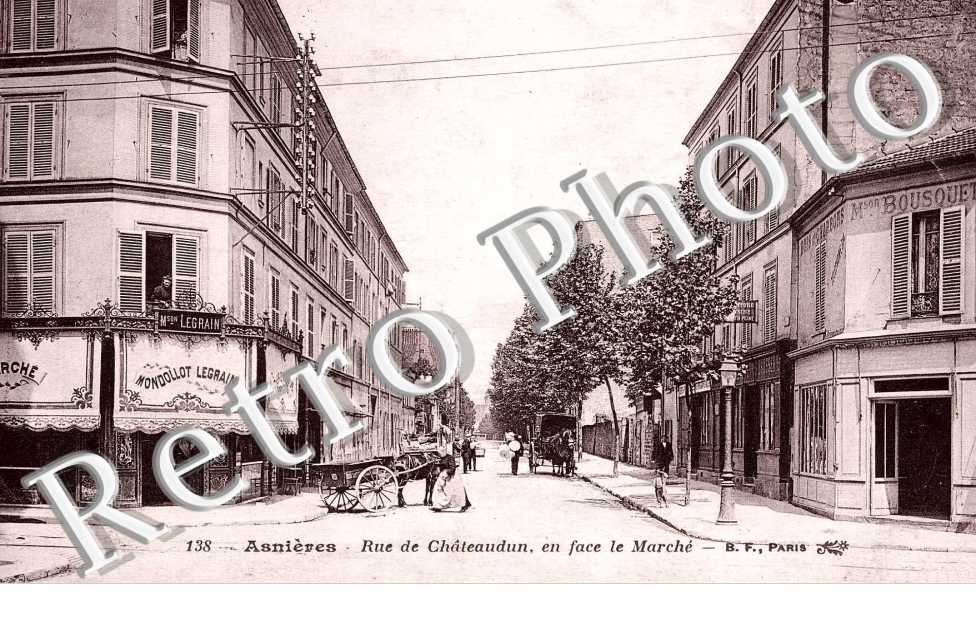 rue de Chateaudun en face le Marche