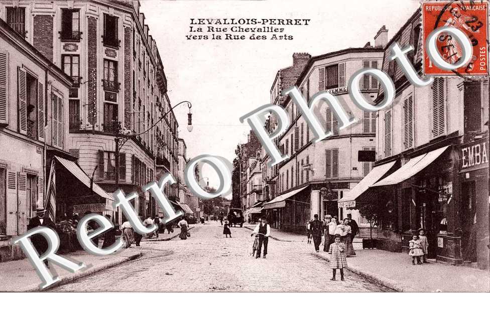 Rue Chevallier vers la rue des Arts