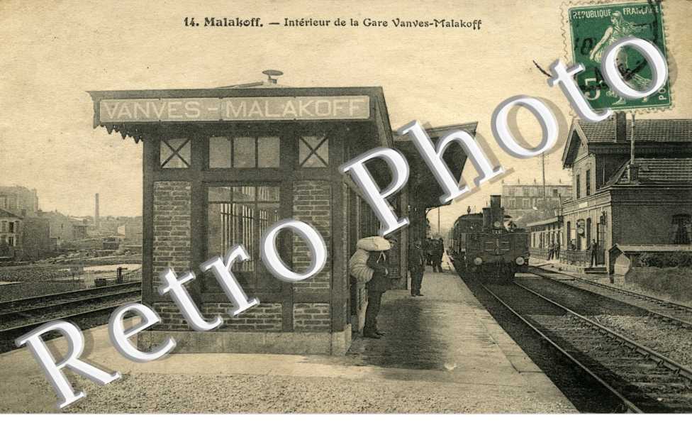 Interieur de la gare Vanves-Malakoff - train