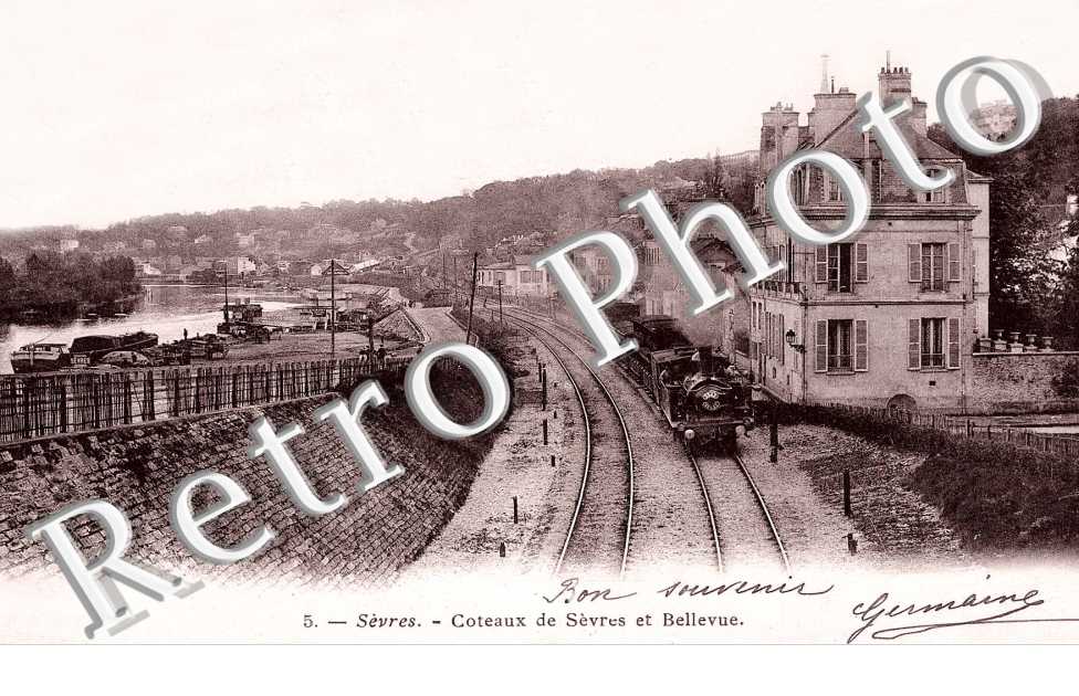 Coteaux de Sevres et Bellevue - train