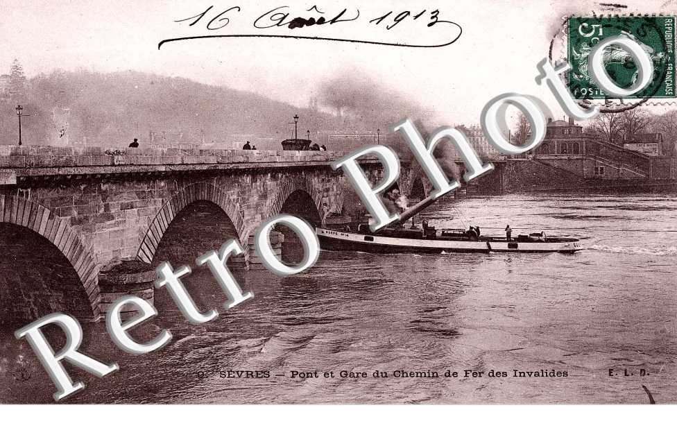 pont et gare du chemin de fer des Invalides