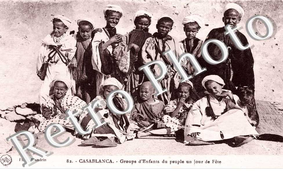 Groupe d'enfants du peuple