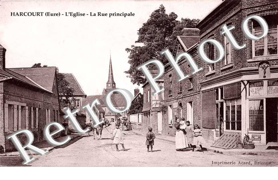 L&#039;eglise et la rue principale