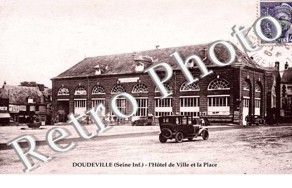 l&#039;Hôtel de Ville et la Place