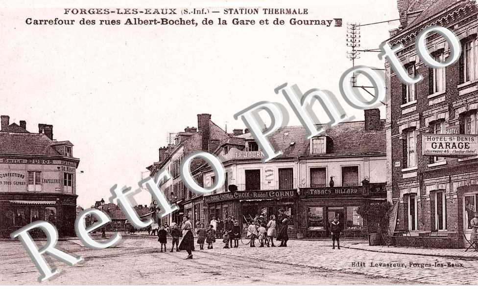 Carrefour des rues Albert Brochet, de la Gare et de Gournay