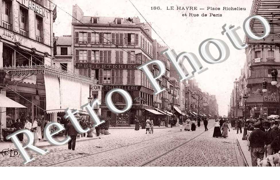 place Richelieu et rue de Paris