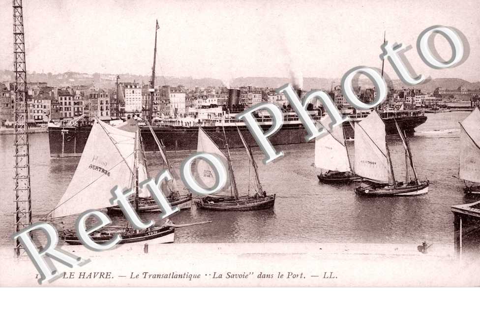 Le Transatlantique La Savoie dans le Port (bateau)