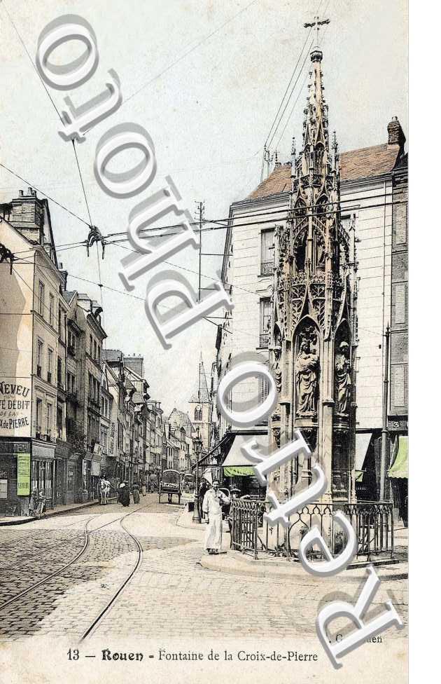 Fontaine de la Croix Saint Pierre (carrefour des rues Saint-Vivien et Saint-Hilaire)