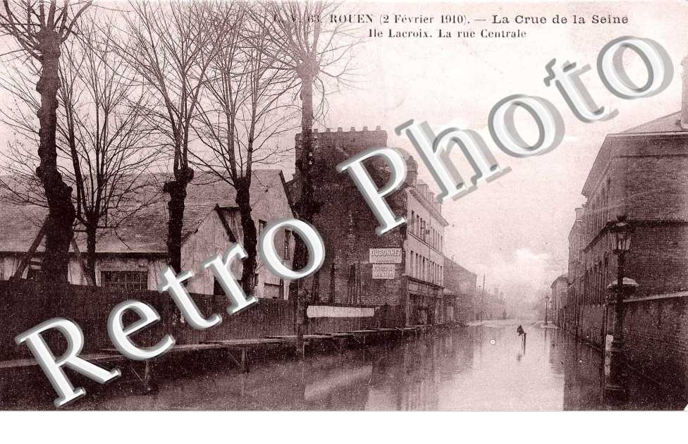 la Crue de la Seine Ile Lacroix La rue centrale