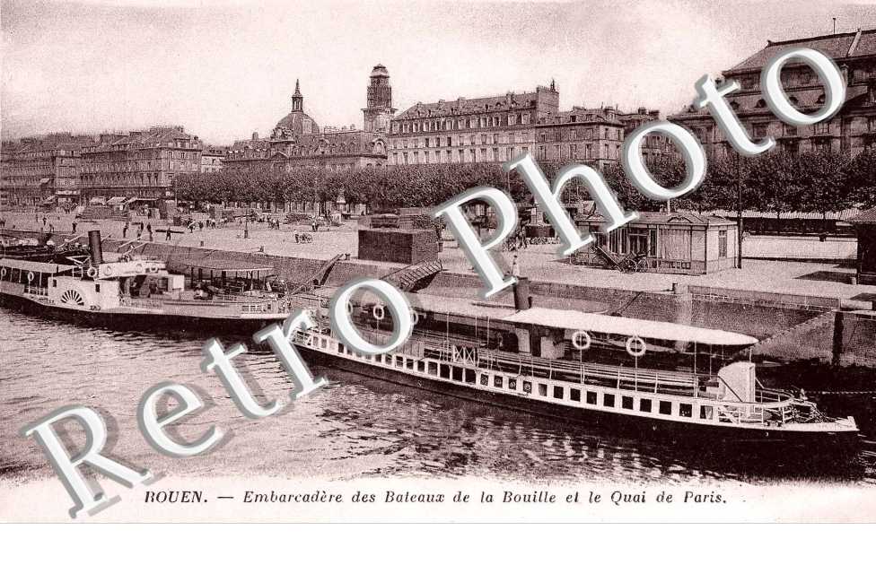Embarcadere des bateaux de la Bouille et le quai de Paris