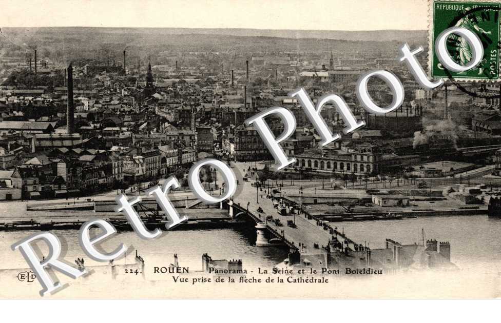 Vue Prise de la Flèche de la Cathédrale