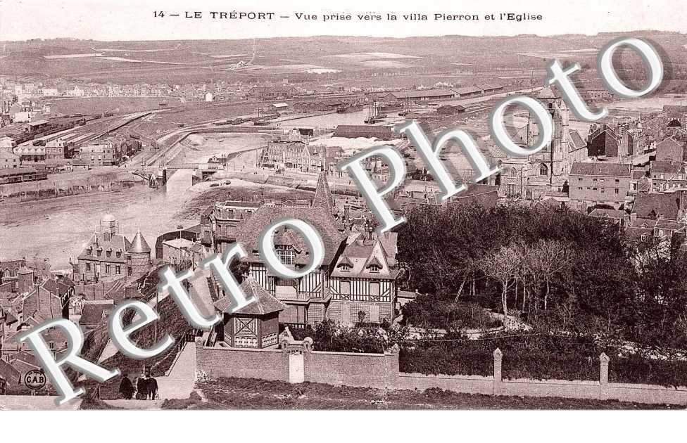 vue prise vers la villa Pierron et l&#039;eglise