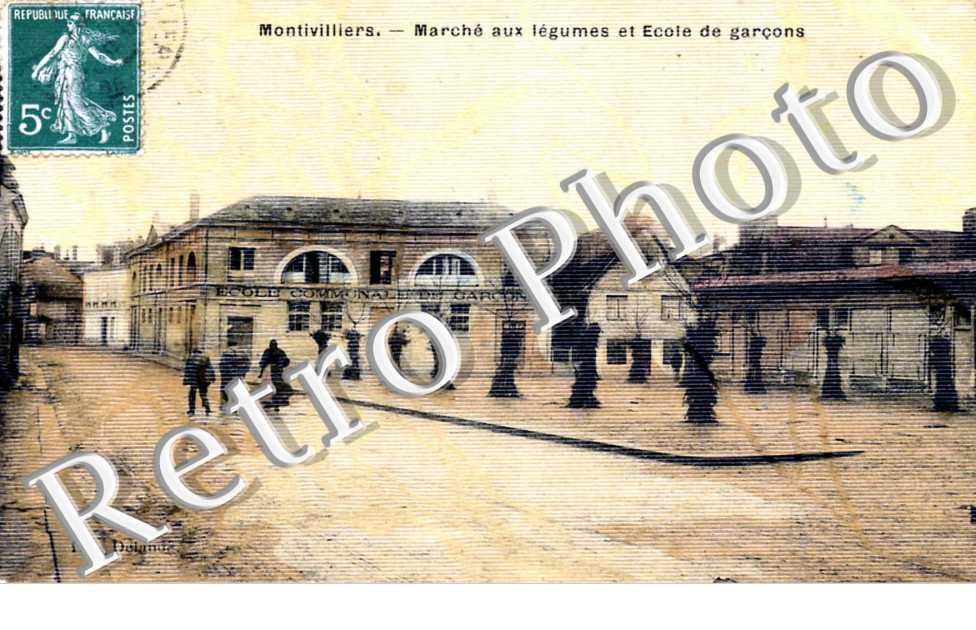 Marche aux legumes et ecole de garcons