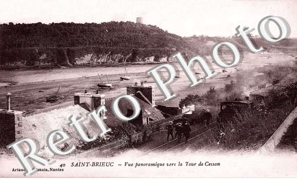 Vue Panoramique vers la Tour de Cessan