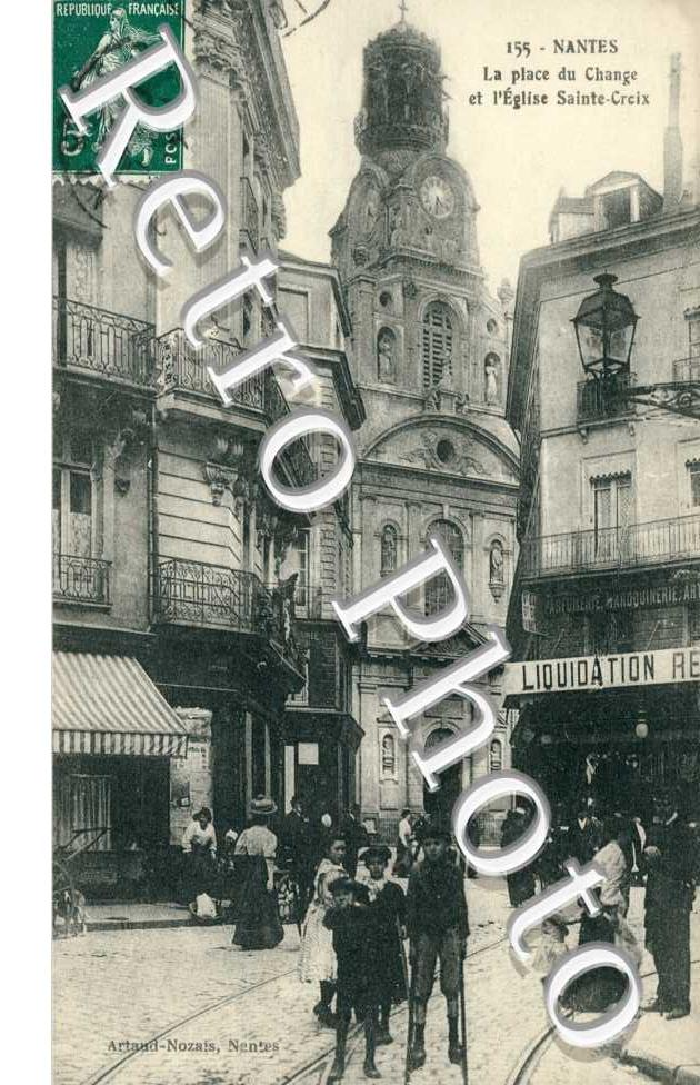 la Place du Change et l&#039;eglise sainte Croix