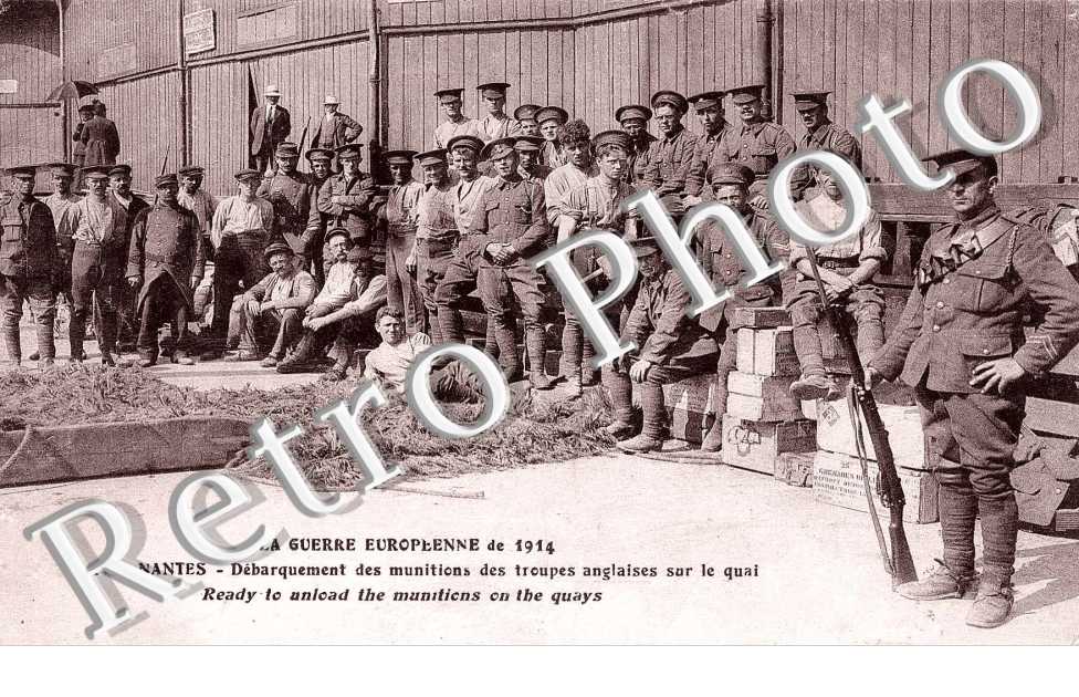 la guerre europeenne de 1914, debarquement des munitions des troupes anglaises sur le quai