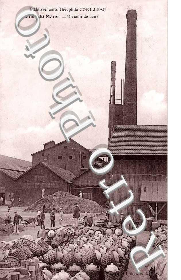Etablissement Theophile Conilleau - Usines - Un coin de la cour