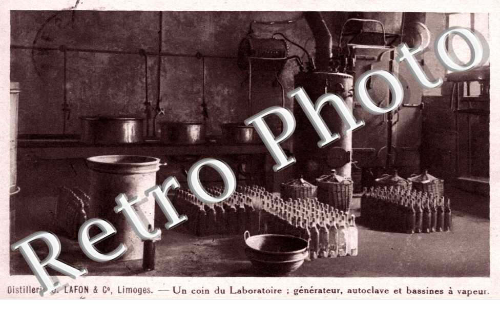 Distillerie O. Lafon & Cie - Un coin du Laboratore : Générateur, autoclave et Bassines à Vapeur