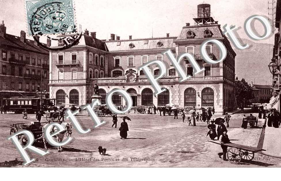 l'Hôtel des Postes et des Télégraphes