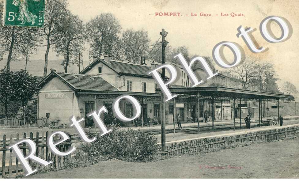 La gare, les quais