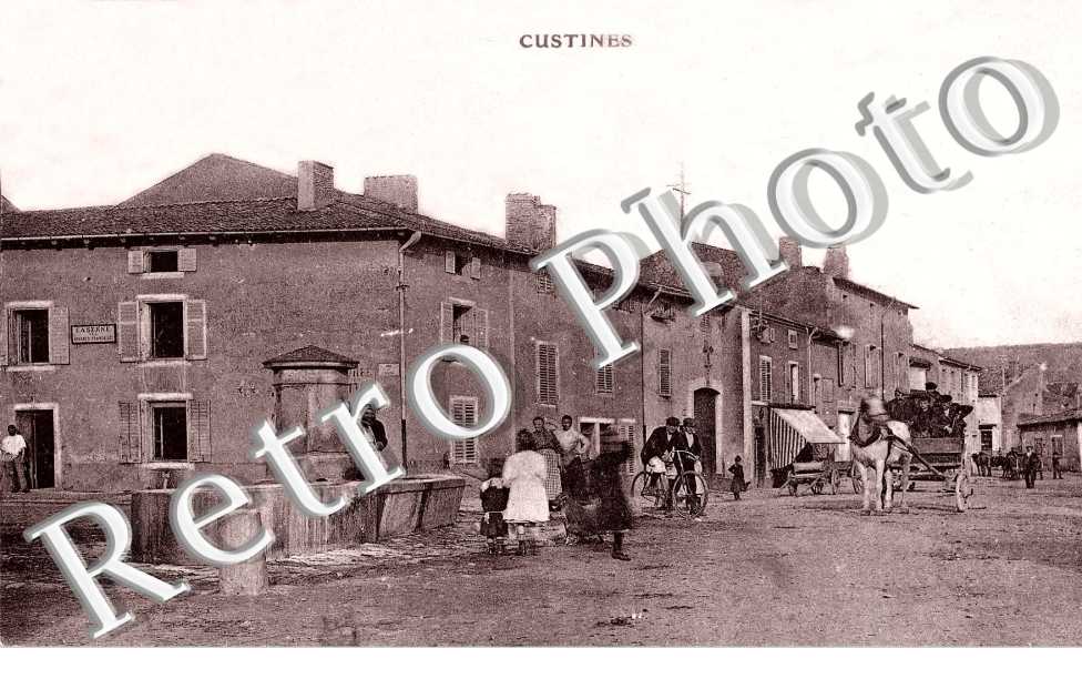 Une rue et Fontaine