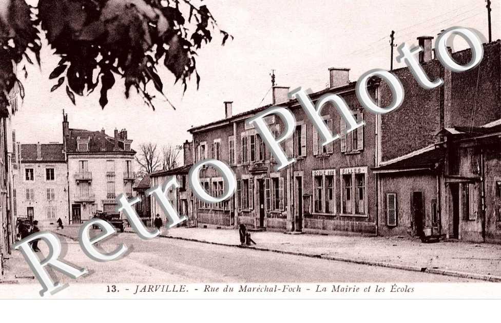 Rue du Marechal Foch les Mairies et les Ecoles