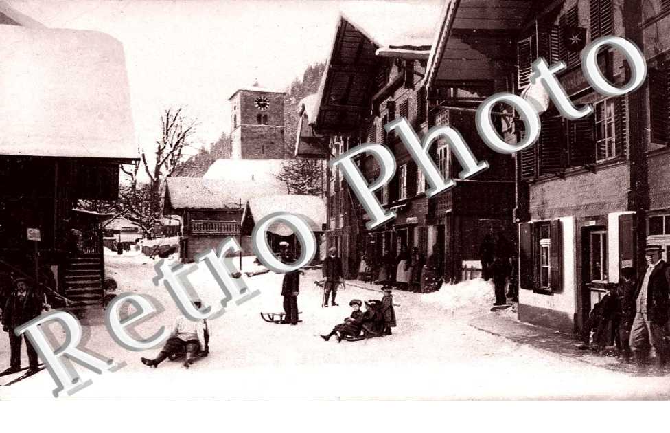 Une rue sous la neige