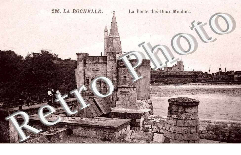 la porte des deux moulins